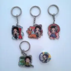 鬼滅の刃しのぶ　キーホルダー＆バッジ