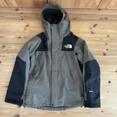 np61800 マウンテンパーカー