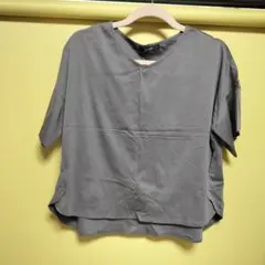 ルスーク Le souk Vネック Tシャツのサムネイル