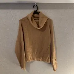 リブ編みタートルネックセーター ベージュ