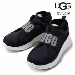 UGG 厚底スリッポン 黒 25.5cm 軽量 ロゴのサムネイル