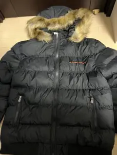 ファー付きブラックダウンジャケット