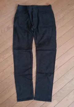 ユニクロ　メンズ ブラック デニムパンツ
