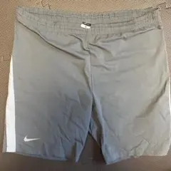 メンズ　NIKE DRI-FIT グレー ショートパンツ XL