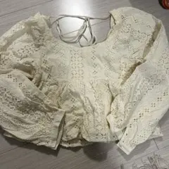レース編み トップス　ブラウス　スクエアネック