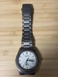 REGUNO ソーラー式チタン時計