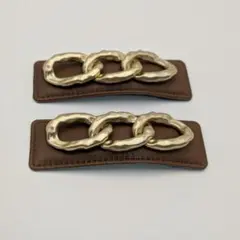 ブラウン レザー調 ヘアピン ゴールドチェーン付き