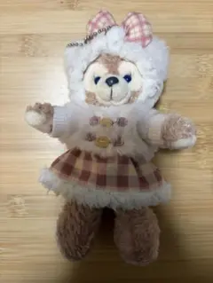 ディズニー　ウィンターホリデー シェリーメイ ぬいぐるみバッジ 楽天市場】シェリーメイ ぬいぐるみバッジ ダッフィーのウィンター