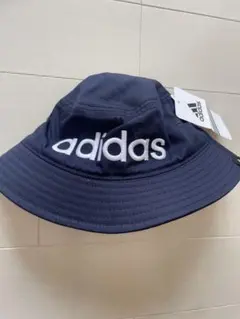 adidas ネイビー バケットハット
