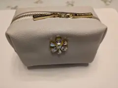 Samantha Thavasa　ビジュー付きポーチ新品　オフホワイト