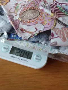 リバティ　タナローン　ハギレ　カケラ