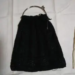 かぎ針編み　ブラックカラーの透かし編みのバック