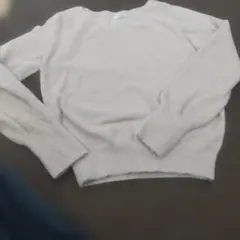 a.v.v アイボリー 長袖ニットセーター