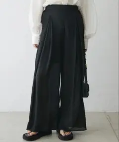 黒　パンツ　AnriettMusee シアータックワイドパンツ