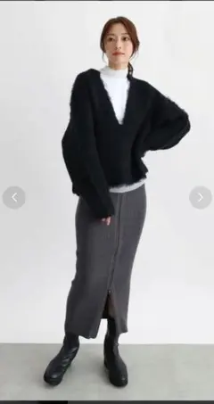 CLOVE（クローブ）Vネックシャギーボリュームニット