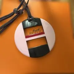 チ*ー様 HERMES バッファローホーン ネックレスのサムネイル