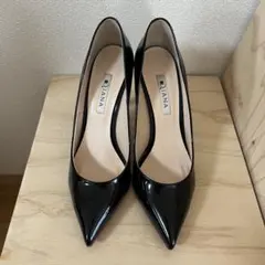 【美品】DIANA ブラック ポインテッドトゥハイヒール レッドソールエナメル