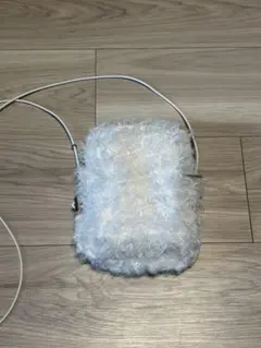 3coins スリコ　ホワイトスマホショルダーバッグ