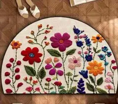 マット　フラワーマット　玄関　洗面所　花柄　刺繍風　半円形　滑り止め付き　ラグ