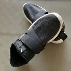PUMAスニーカー