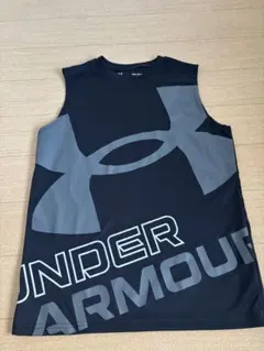 美品アンダーアーマー ノースリーブ黒YLG150