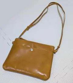 サコッシュ キャメル 茶色 ブラウン レザー ショルダーバッグ 牛革