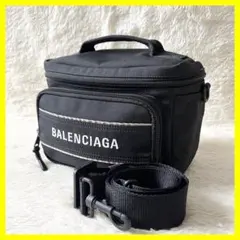 バレンシアガ　BALENCIAGA カメラバッグ　ショルダーバッグ　ブラックのサムネイル