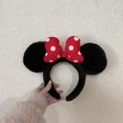 （新品・未使用） ミニーマウス カチューシャ 赤い水玉リボン