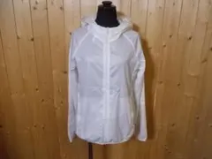 318 UNIQLO ポケッタブルUVカットパーカー レディース S ホワイト