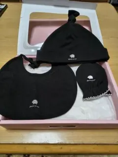 COMME CA ISM 赤ちゃん用帽子、手袋、スタイセット