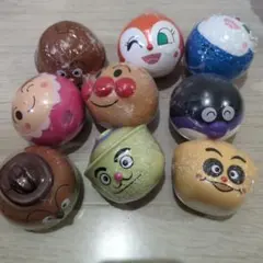 新品未使用品 アンパンマン だだんだんエプロン（トリプルパンチ