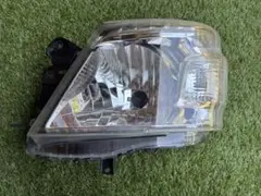 日産 NV350キャラバン E26 前期 左ヘッドライト H021のサムネイル