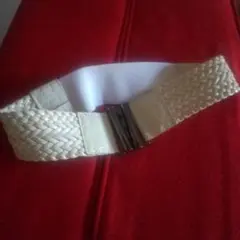 ホワイト編み込みベルト