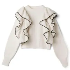 フリル付きホワイトニットセーター