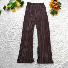 【WORKS ワークス】【М】プリーツフレアパンツ　ブラウン系　光沢　オフィス
