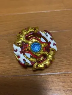 ベイブレードバーストドラゴンモチーフ こま 白・赤・金 - メルカリ