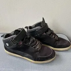 PUMAブラック ハイカットスニーカー