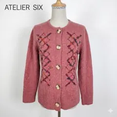 ATELIER SIX 刺繍ニットカーディガン 衿付き モーブピンク レディースのサムネイル