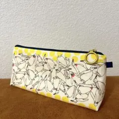 ☆ ドット　水玉　ペンギン　黄☆大容量　まっすぐ　マチありポーチ（メイク　ペン）