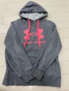 Under Armour フード付きパーカー グレー/ピンク
