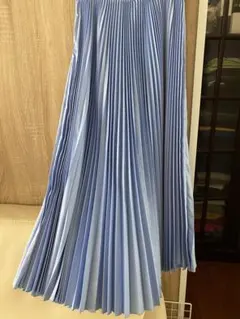 プリーツスカート