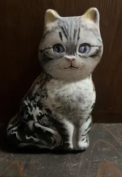 猫デザインの小物入れ(缶)