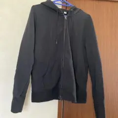 UNIQLO 黒 Lサイズ フードパーカー