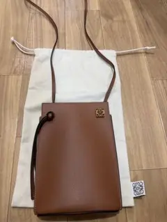 美品LOEWE ロエベ ダイスポケット スマホショルダーバッグ カーキ 