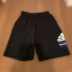 アディダス　ハーフパンツ