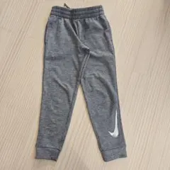Nike ナイキ Therma-Fit グレー スウェットパンツ 裏起毛　キッズ
