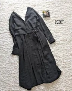 美品【KBF+】ケービーエフプラス　Vネック　ベルトコート　ワンピース