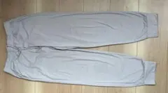 ユニクロ　ベージュ　ウルトラストレッチアクティブジョガーパンツ　L レディース