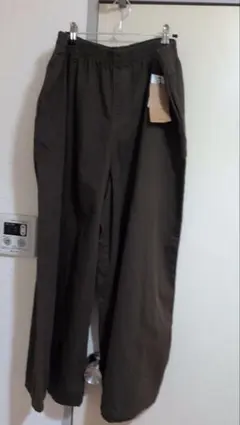 最終値下【新品未使用】キュロットパンツLARU 濃いカーキ色 4L 大きいサイズ