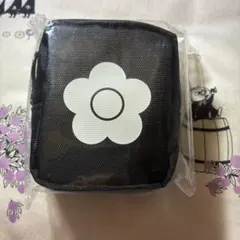 MARY QUANT ミニポーチ ブラックのサムネイル